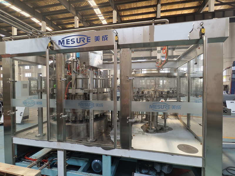 Botella de vidrio Machina de llenado de agua líquida/ línea de producción de agua