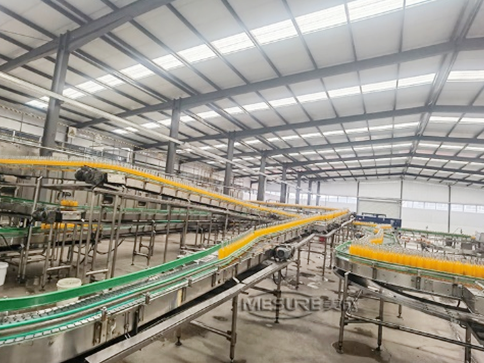 Máquina combinada de parpadeo de soplado para botellas de PET de jugo | Línea personalizada, 12000bph alta eficiencia