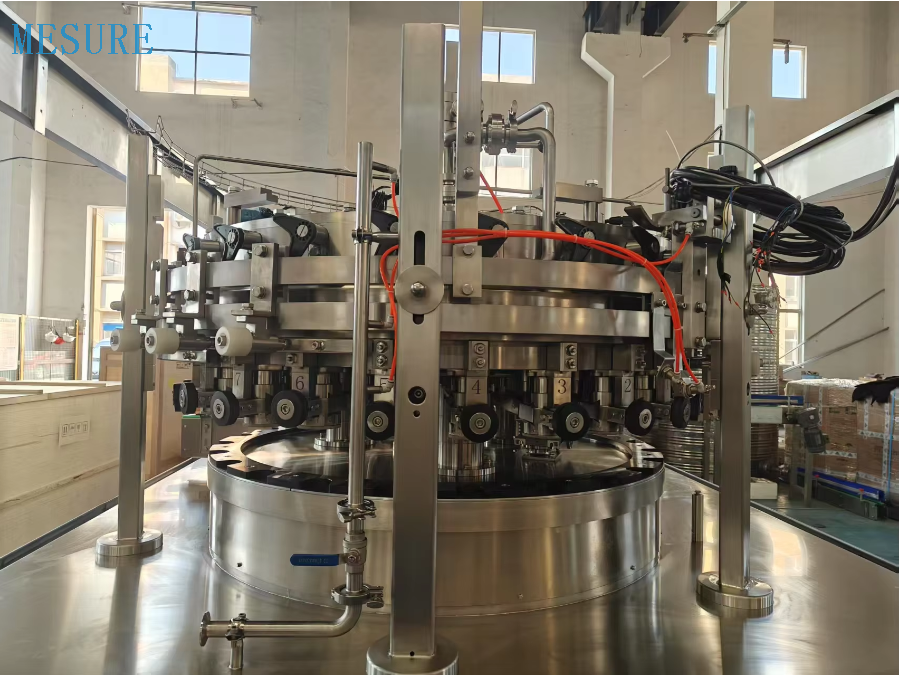 Llave llave llave para llenar las líneas para cerveza y bebidas carbonatadas | Máquinas extrañas personalizadas con sellado eficiente