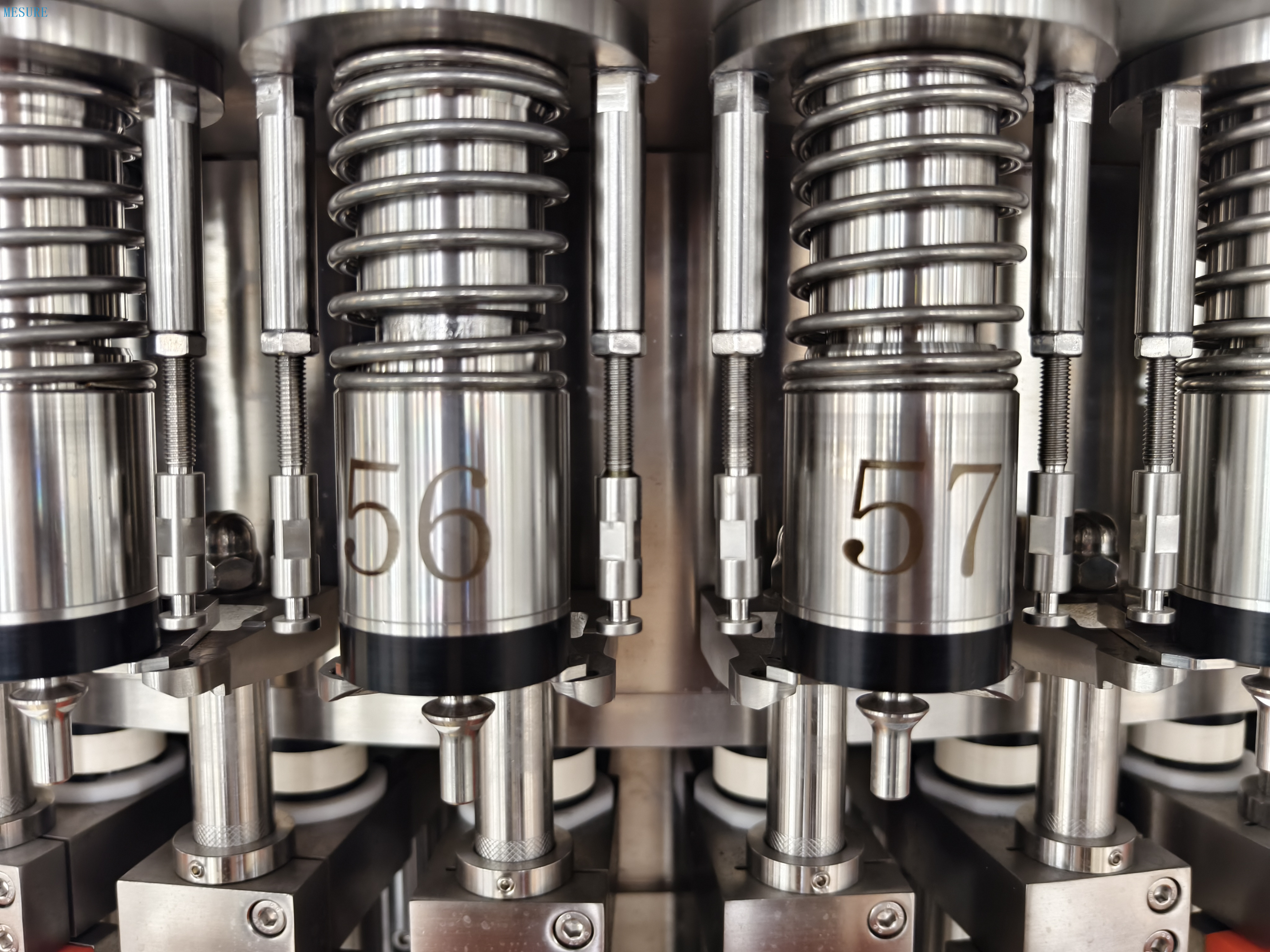 Máquina de llenado de botella de PET de alta salida | Máquina combinada de gas para agua para agua y líquidos, línea rentable