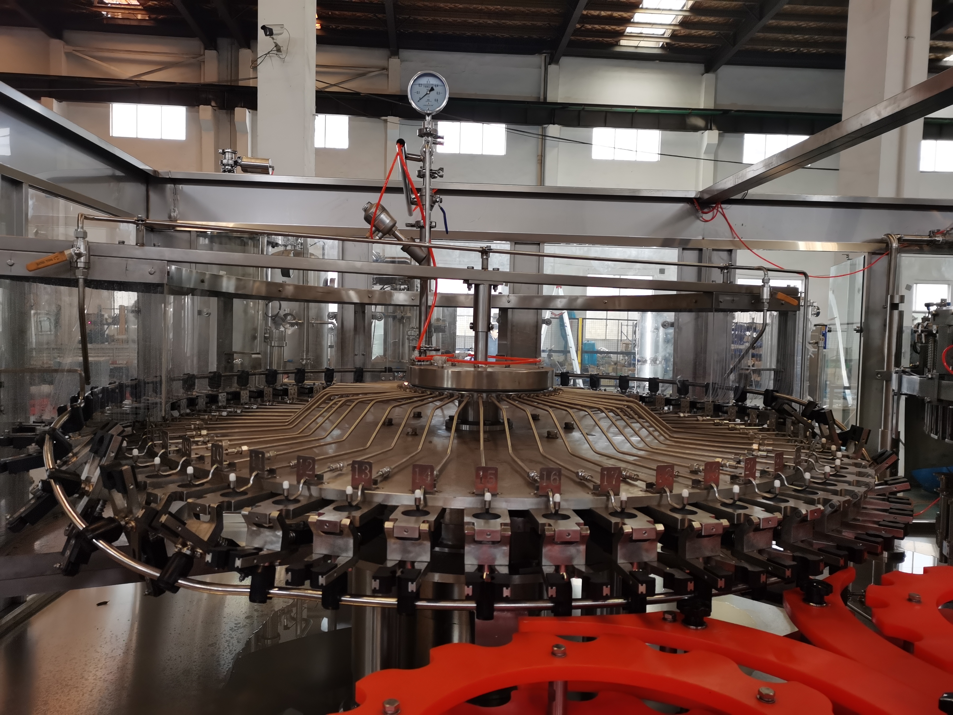 Línea de cerveza embotellada de vidrio/aluminio Línea completa Ropp Cap & Crown Tap & Ring Cap 