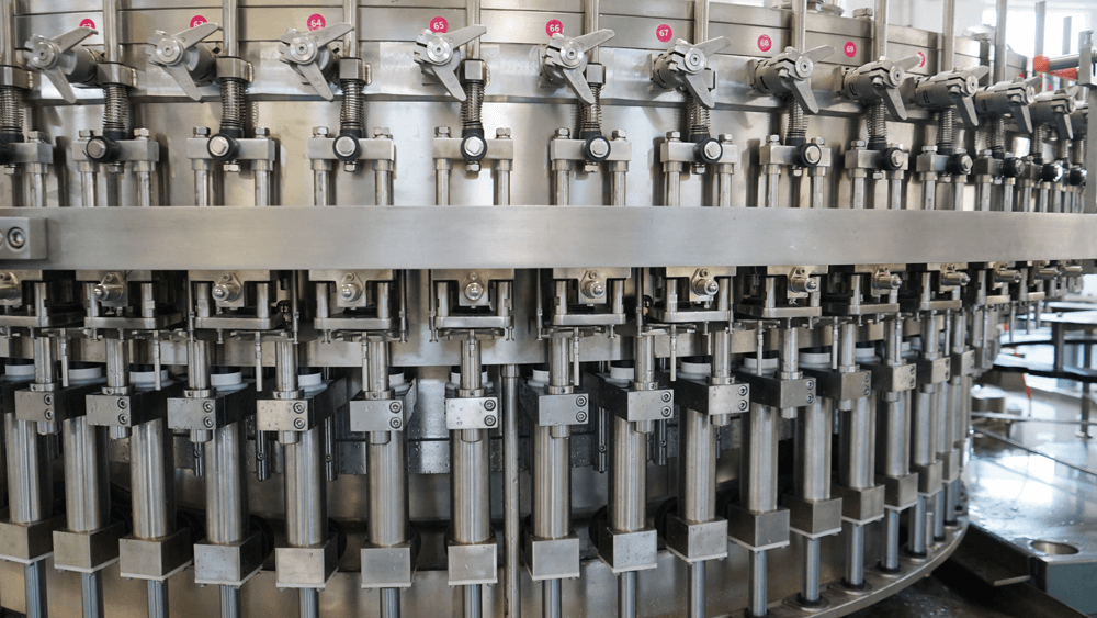 Equipo de llenado de líquido 3 en 1 automático Máquina de embotellado de fabricación de cerveza 