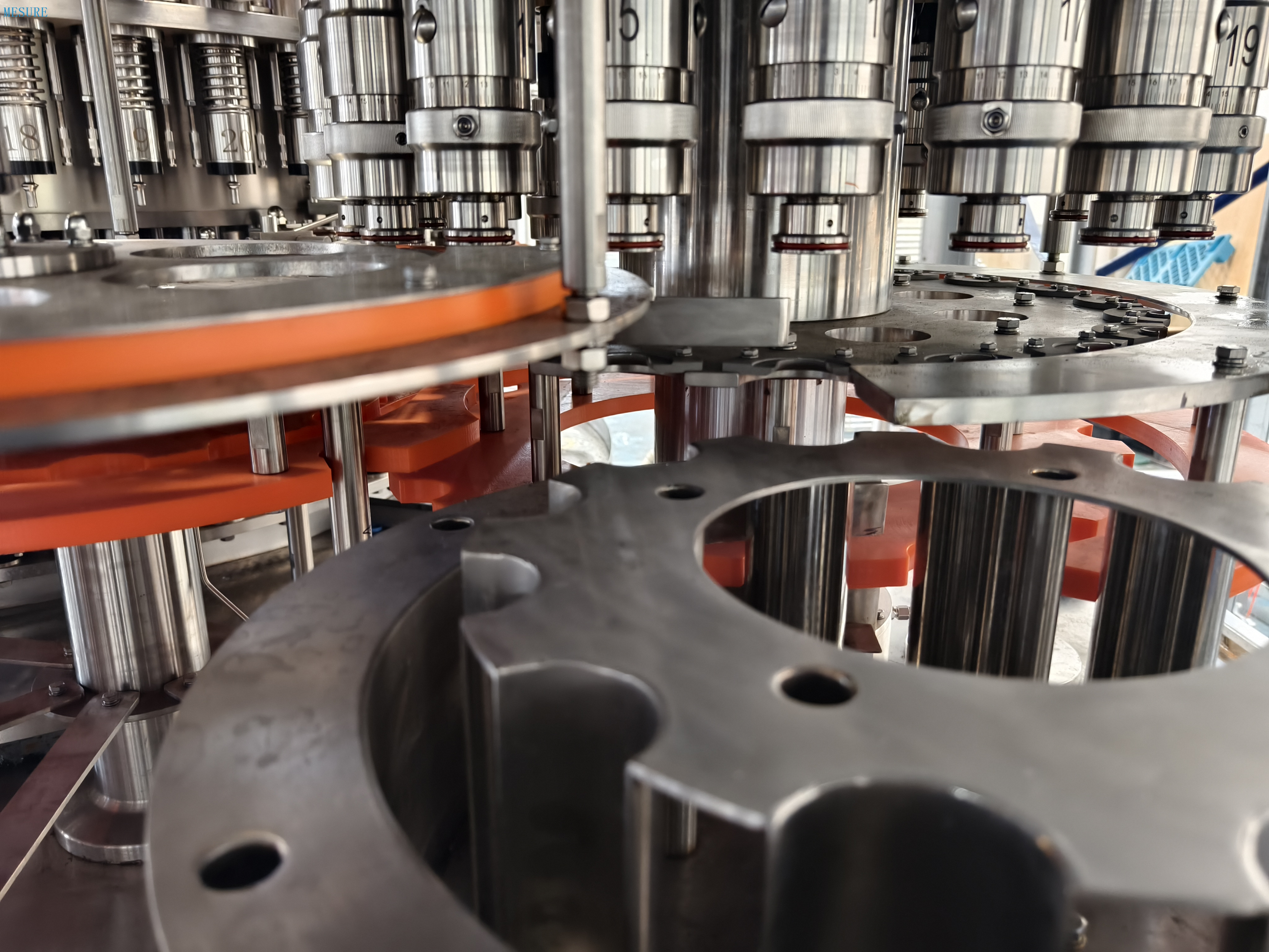 Línea de botella de PET de relleno caliente: máquina combinada de combinación de soplado para jugos | Salida alta de 18000bph personalizada