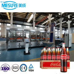 Botella de vidrio eficiente maquinaria de llenado de bebida carbonatada