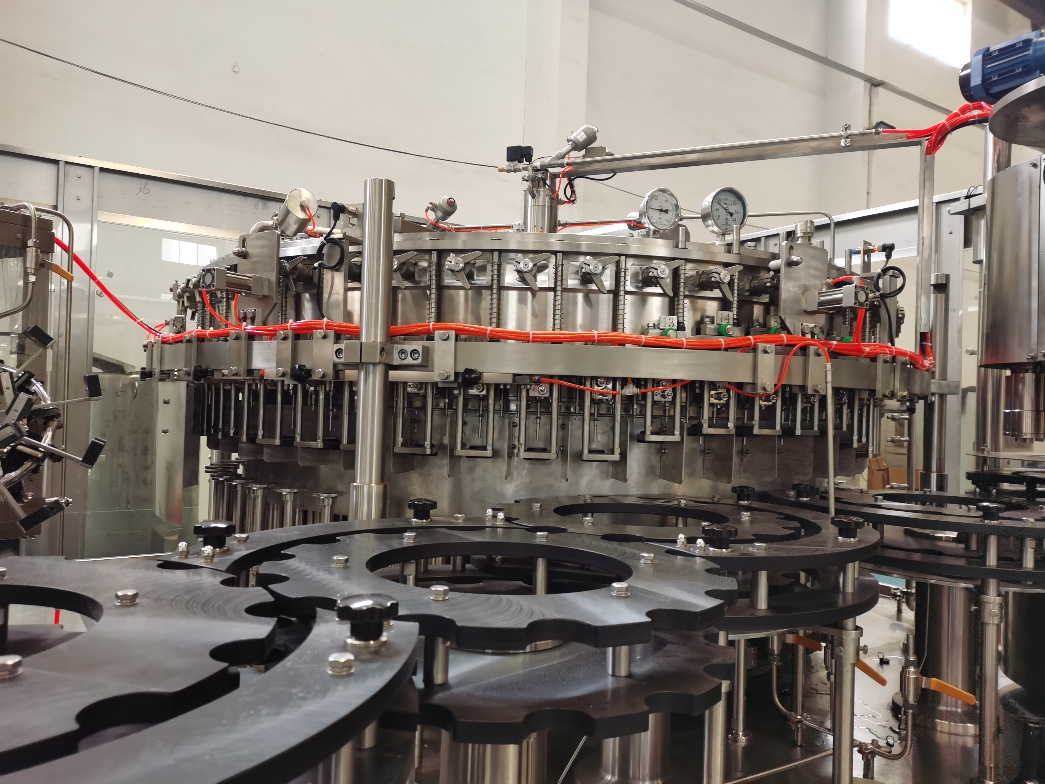 Capa de anillo de la máquina de llenado de cerveza embotellada de vidrio 