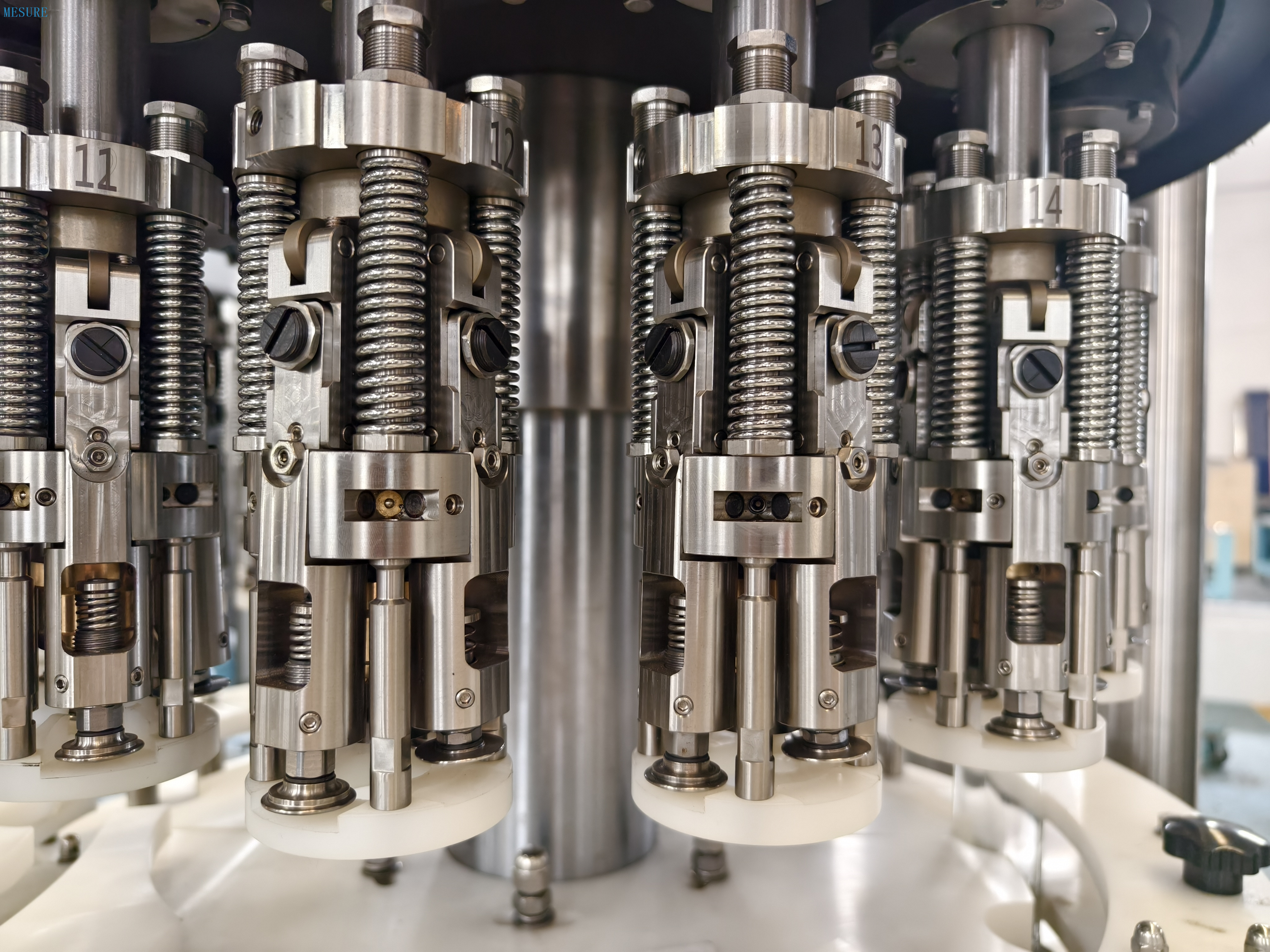 Botella de vidrio que llenan enjuagando 3 en 1 botella de agua pura agua mineral de llenado de agua mineral