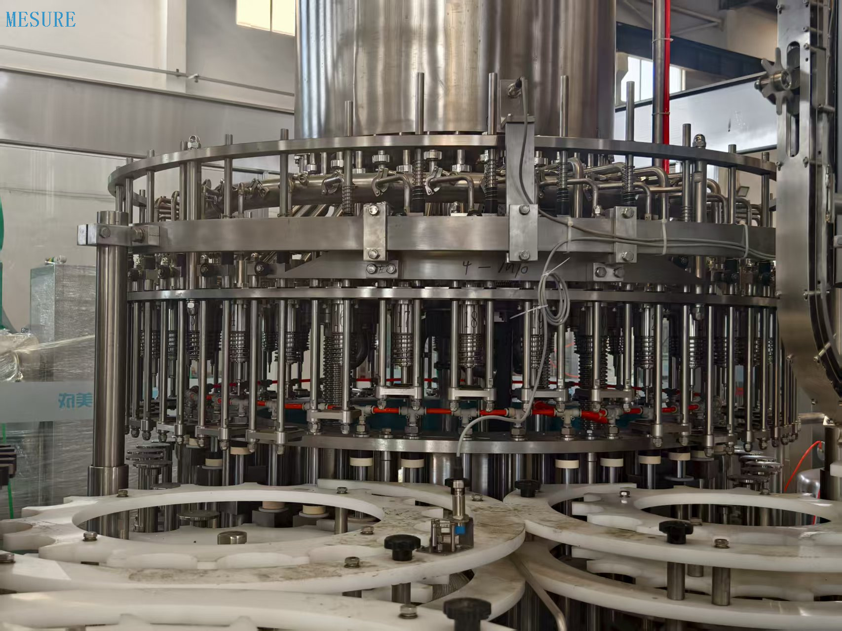 Máquina de llenado de alta calidad para la producción de agua de las botellas de vidrio