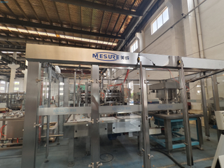 Máquina de enlatado de jugo de fruta automática líquida de alta calidad en venta