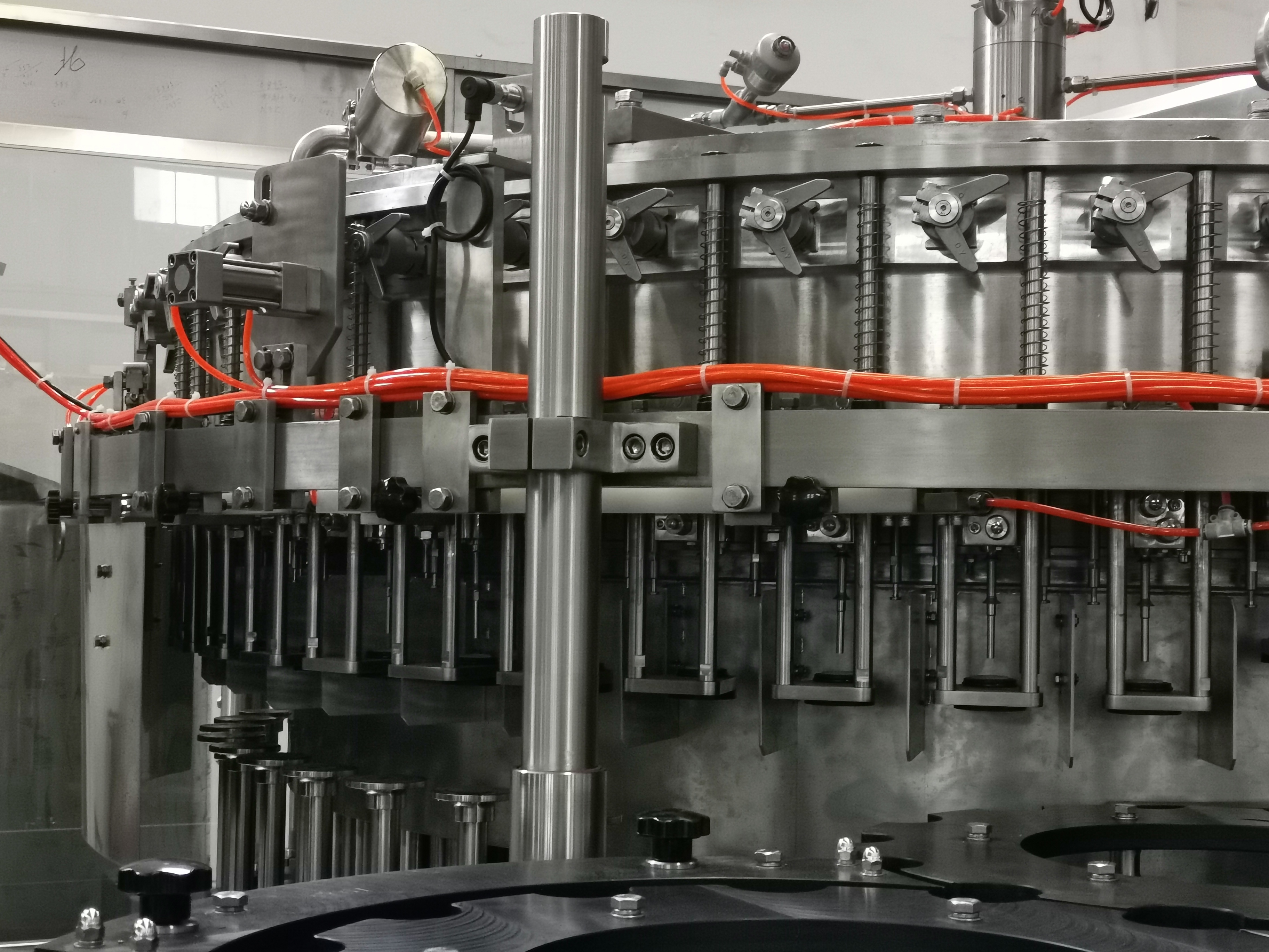 Capa de anillo de la máquina de llenado de cerveza embotellada de vidrio 