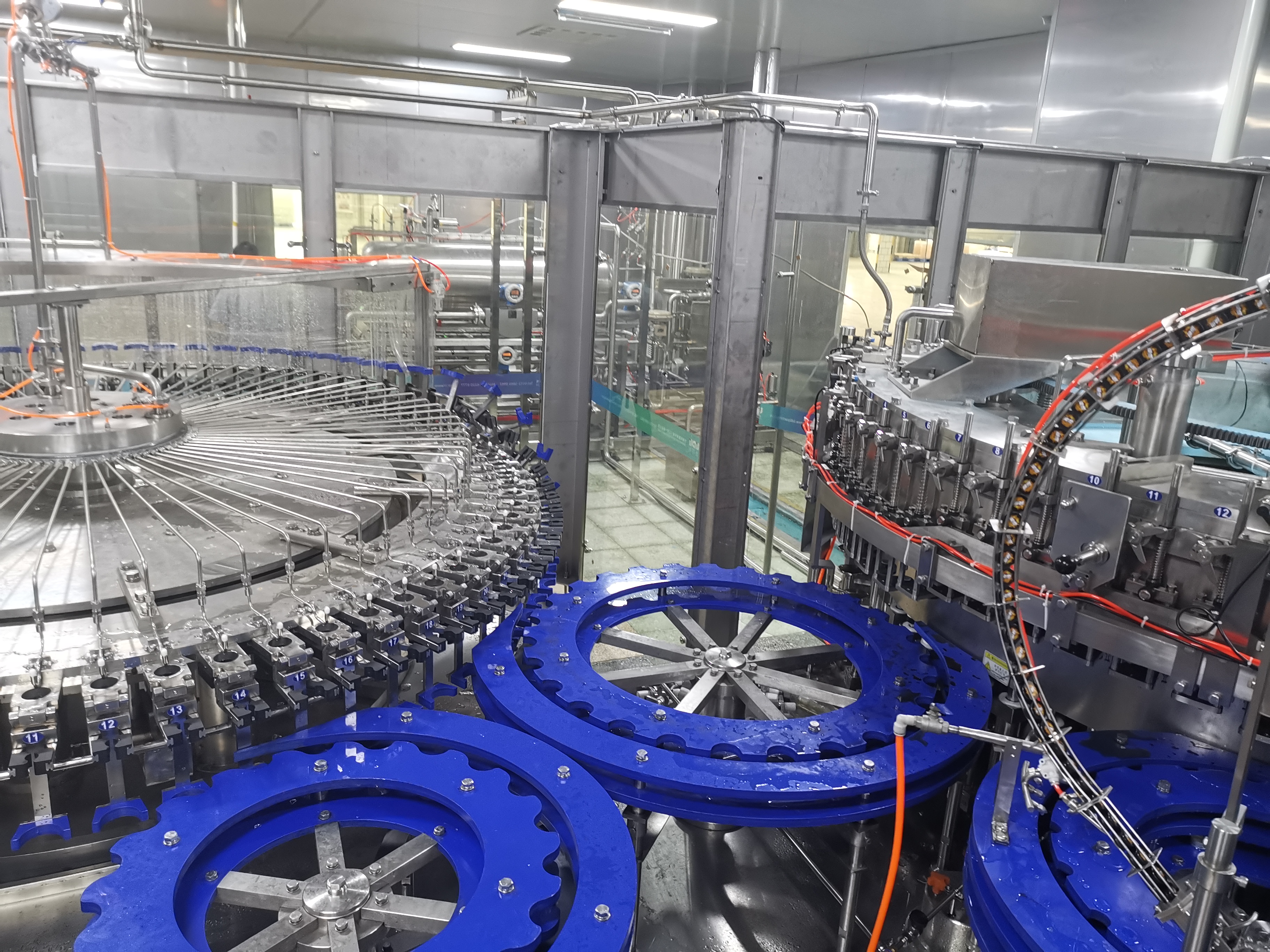 24000bph Glass Bottled Beer Relling Línea completa Ropp Cap 