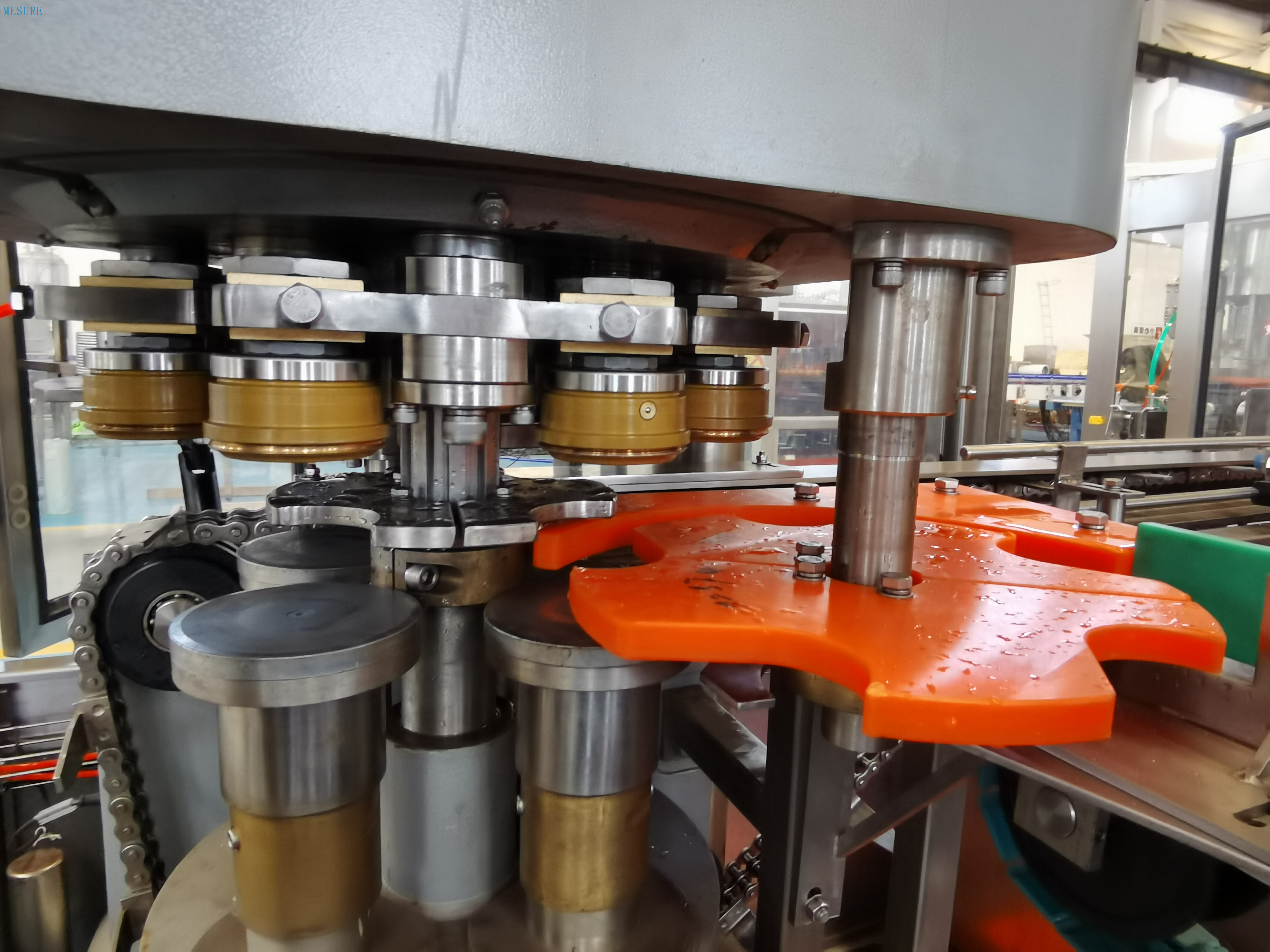 Máquinas de llenado de lata carbonatada para cerveza/líquidos | Líneas de producción eficientes personalizadas con sellado para pequeñas empresas